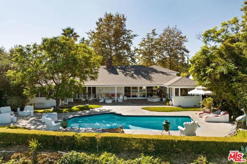 3420 Wrightview Drive, Studio City, California 91604 home-pic-1